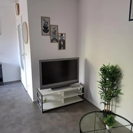 Moderne 33m2 Design Cosy Wi Fi Gratuit Apartmán Courcouronnes